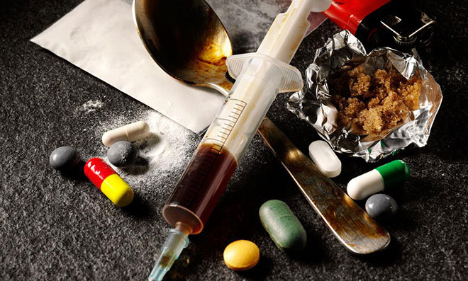 كيف يمكن أن تفرق بين مدمني المواد المختلفة من المخدرات